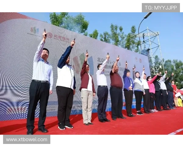 南京攀岩队在城市马拉松积分榜上以82分领先其他队伍展现强劲实力 南京攀岩队在城市马拉松积分榜上以82分领先其他队伍展现强劲实力