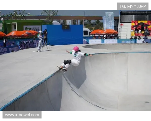 广州滑板队在极限运动会中以66分稳居积分榜首位